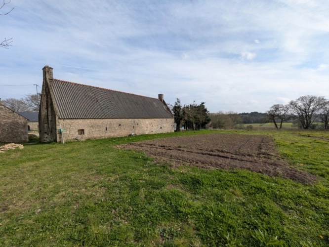 Photos 21 - Rurale - Bubry propriété composée d'une maison à usage d'habitation avec garage, deux petits hangars, une grange en pierre, une longère en pierre, un grand hangar avec ancienne étable, 1.5 hectare de terrain