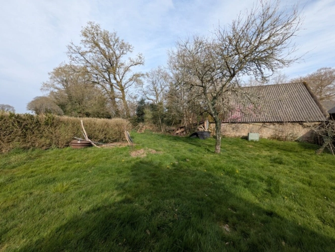 Photos 44 - Rurale - Bubry propriété composée d'une maison à usage d'habitation avec garage, deux petits hangars, une grange en pierre, une longère en pierre, un grand hangar avec ancienne étable, 1.5 hectare de terrain