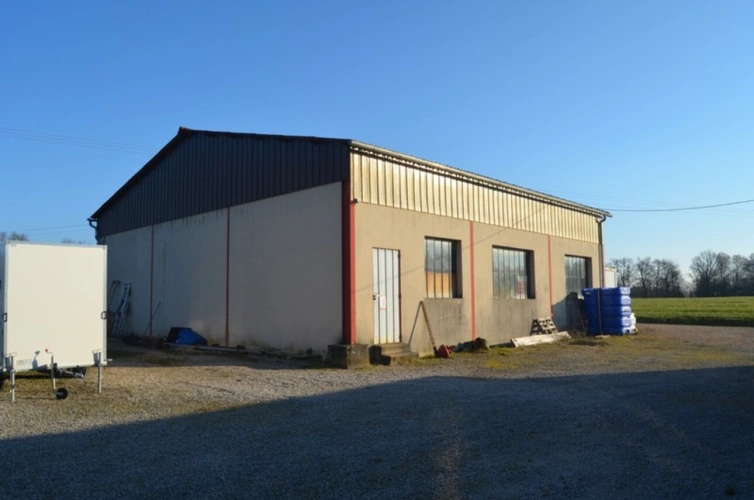 Photos 18 - Rurale - Ensemble immobilier composé de deux maisons et d'un hangar CUISIA (39)