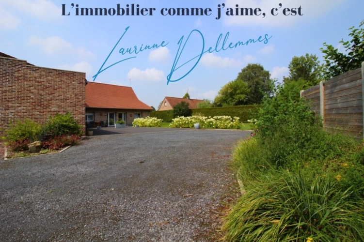 Photos 6 - Touristique - Opportunité : Magnifique Grange Transformée en 4 Gîtes (possibilité 5) avec Hangar, places de stationnement privatifs et terrain constructible