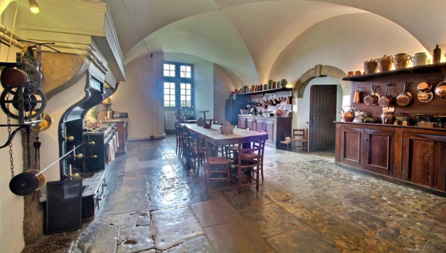 Photos 11 - Prestige - Magnifique Domaine Historique de CHATILLON-en-BAZOIS (58) 2 Châteaux 1 tour de défense plus de 40 pièces sur 5,8 HA