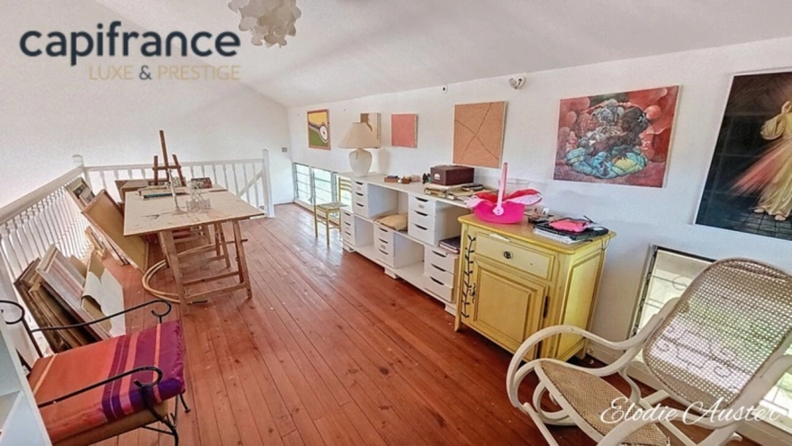 Photos 24 - Prestigious - 5-bedroom villa with unobstructed views in a sought-after area