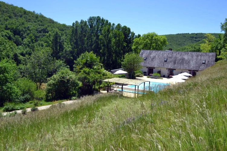 Photos 8 - Touristique - Clés en main dans la vallée de la Dordogne : chambres d'hôtes + 5 gîtes + piscine + grande grange dans une région touristique