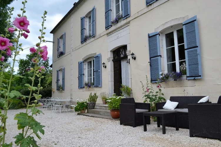 Photos 11 - Touristique - Clés en main dans la vallée de la Dordogne : chambres d'hôtes + 5 gîtes + piscine + grande grange dans une région touristique