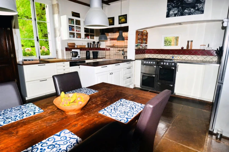 Photos 16 - Touristique - Clés en main dans la vallée de la Dordogne : chambres d'hôtes + 5 gîtes + piscine + grande grange dans une région touristique