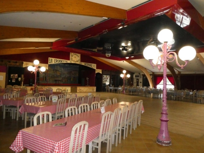 Photos 4 - Prestige - GIRMONT VAL D'AJOL (88) établissement à vendre de 3000m² au sol , mêlant dance et restauration.Terrain 25000m²