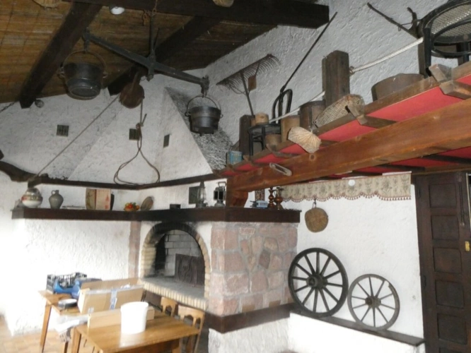 Photos 8 - Prestige - GIRMONT VAL D'AJOL (88) établissement à vendre de 3000m² au sol , mêlant dance et restauration.Terrain 25000m²