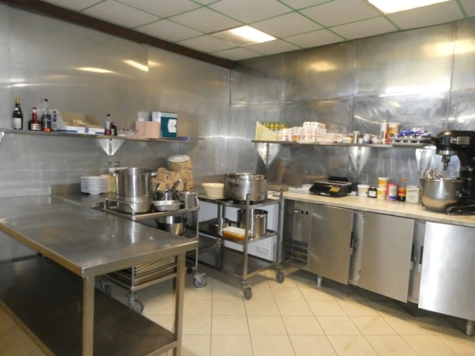 Photos 10 - Prestige - GIRMONT VAL D'AJOL (88) établissement à vendre de 3000m² au sol , mêlant dance et restauration.Terrain 25000m²