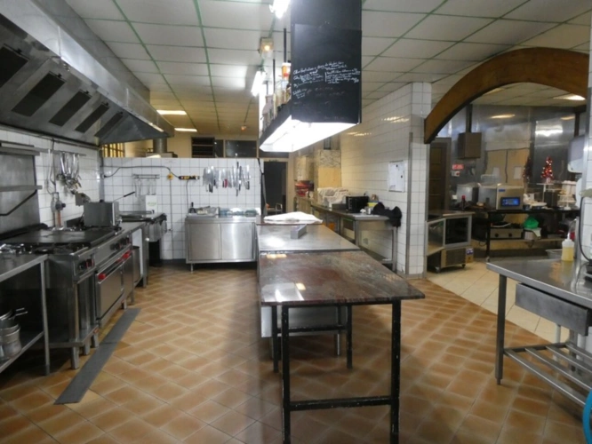 Photos 12 - Prestige - GIRMONT VAL D'AJOL (88) établissement à vendre de 3000m² au sol , mêlant dance et restauration.Terrain 25000m²