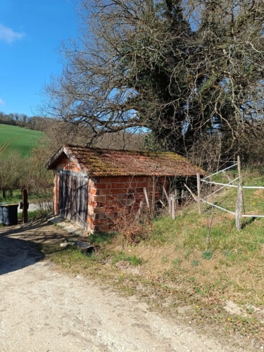 Photos 2 - Equestrian - Terrain agricole sur 6 hectares, bois, sources, compteur électrique et eau, clos, abri animaux, chevaux