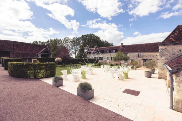 Photos 6 - Rurale - Ferme du 17eme sur 4,2ha à Sainte Maure de Touraine: Mariage/Evènementiel: Opportunité d'investissement unique!