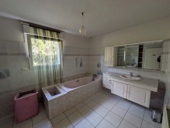 Photos 10 - Prestige - Kernascleden propriété composée d'une maison à usage d'habitation de 6 pièces 178 m² envion un hangar de 161m² envion, une ancienne lapinière de 700m² envion le tout sur une parcelle de 3.2 Hectares