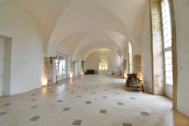 Photos 8 - Prestige - Magnifique Domaine Historique de CHATILLON-en-BAZOIS (58) 2 Châteaux 1 tour de défense plus de 40 pièces sur 5,8 HA