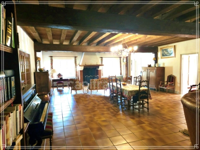 Photos 6 - Touristique - Ensemble immobilier de caractère avec fort potentiel – Maison de 305 m² + revenus locatifs