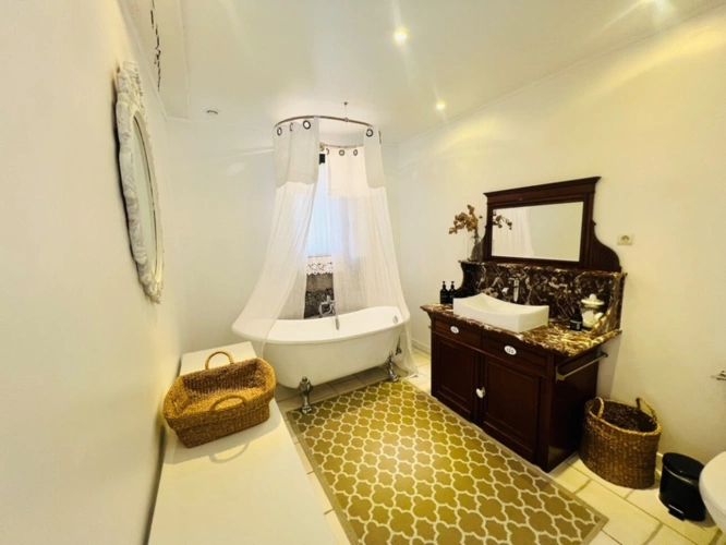 Photos 12 - Touristique - Propriété d'exception  570m² + activité gites entre Poitiers et Tours