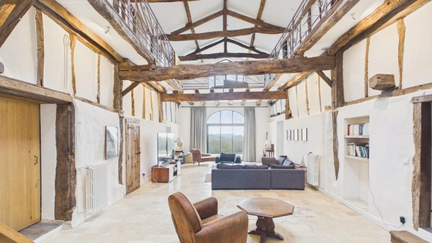 Photos 12 - Prestigious - Property