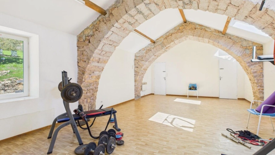 Photos 11 - Rural - Farmhouse