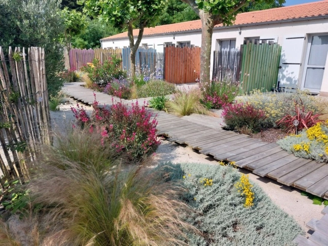 Photos 3 - Touristique - EXCLU CAPIFRANCE A Vendre ILE D'OLERON (17) en coeur village - Résidence para-hôtelière 11 meublés 3* proche plage