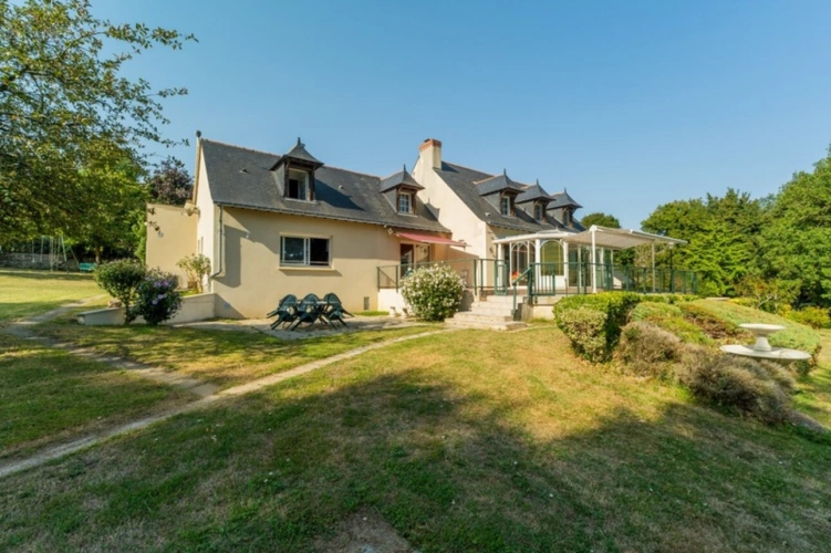 Photos 1 - Touristique - Propriété d'exception avec vue panoramique et calme absolu, proche de SAUMUR