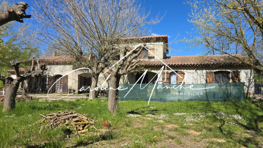 Photos 2 - Rurale - A vendre à Trets - Propriété de 300m² sur magnifique terrain de 6 500m²