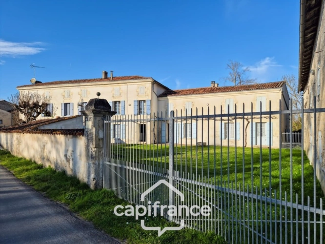 Photos 2 - Prestige - Propriété à vendre 7 pièces SAINT PARDOULT (17) sur plus de 2 hectares de terrain