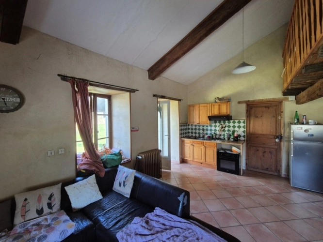 Photos 5 - Rurale - Corps de Ferme, écrin de verdure, 250 m2 habitables, 18 000 m2 de terrain, 400 m2 de dépendances, 20 mn Angoulême centre