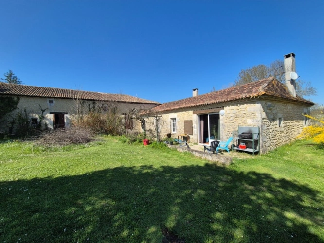 Photos 10 - Rurale - Corps de Ferme, écrin de verdure, 250 m2 habitables, 18 000 m2 de terrain, 400 m2 de dépendances, 20 mn Angoulême centre