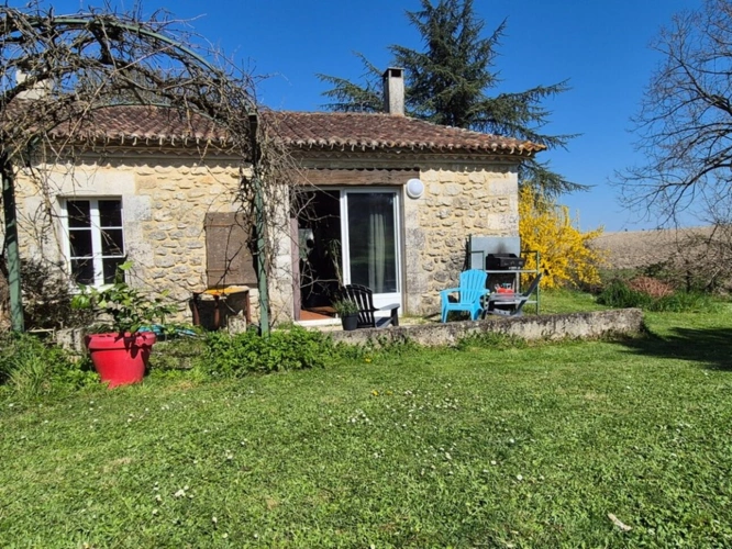 Photos 20 - Rurale - Corps de Ferme, écrin de verdure, 250 m2 habitables, 18 000 m2 de terrain, 400 m2 de dépendances, 20 mn Angoulême centre