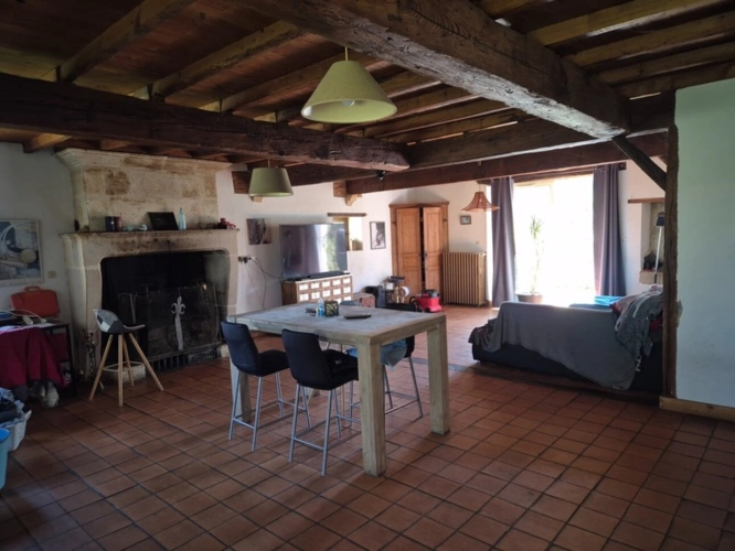 Photos 33 - Rurale - Corps de Ferme, écrin de verdure, 250 m2 habitables, 18 000 m2 de terrain, 400 m2 de dépendances, 20 mn Angoulême centre