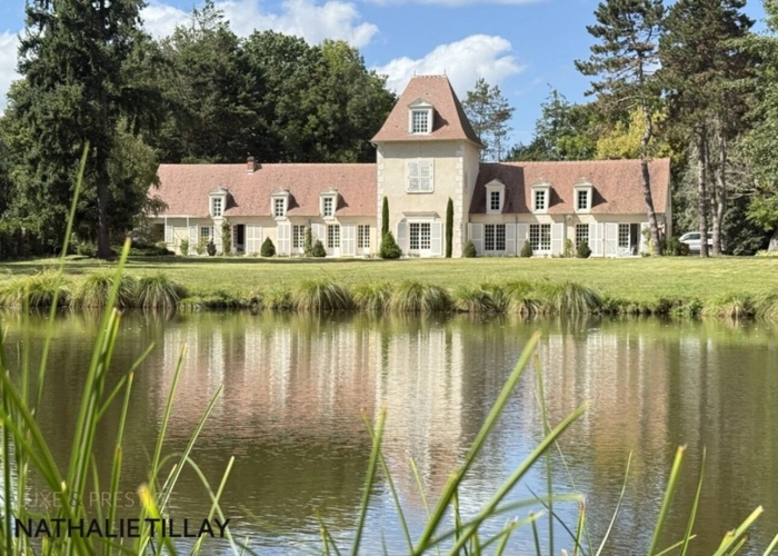 Photos 1 - Prestige - Plateau de Sologne, propriété d'agrément a vendre : Parc de 33 ha, piscine, tennis, biotope Solognot: bois, foret , prairies , étangs , petite chasse et peche. Proche Orleans