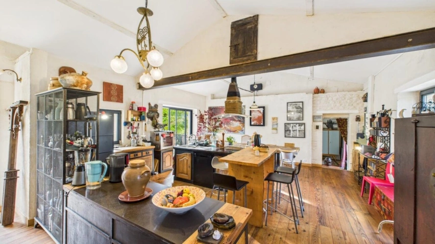 Photos 4 - Rural - Property