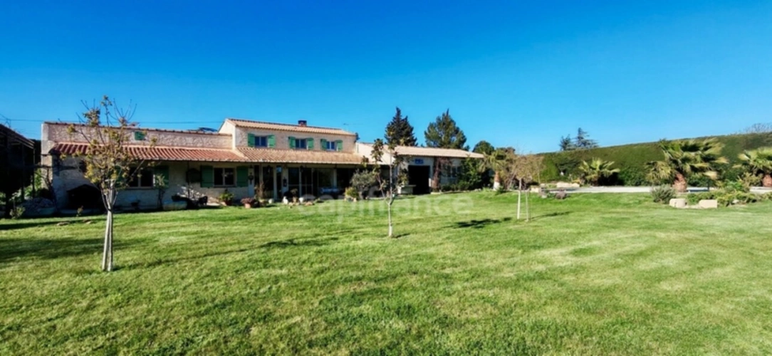 Photos 3 - Prestige - Propriete à vendre 5 pièces ARLES (13)