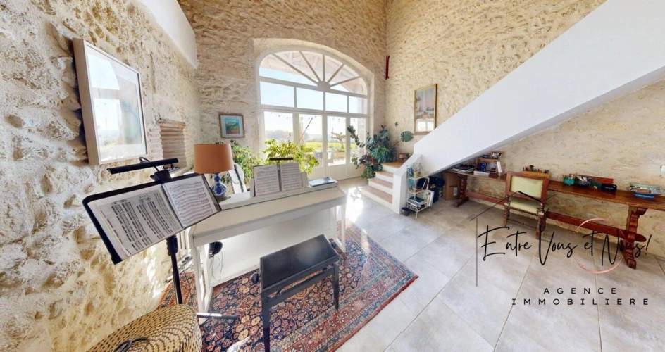 Photos 4 - Touristique - MAISON EN PIERRE SUR UNE PROPRIÉTÉ DE 8 HECTARES