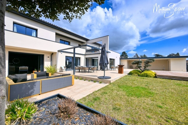 Photos 12 - Prestige - Propriete de Prestige à THURINS (69)