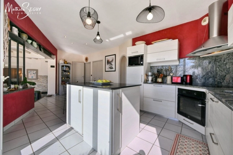 Photos 4 - Rurale - Propriété exceptionnelle à VALEILLE (42) avec parc agréamenté d'une piscine à débordement