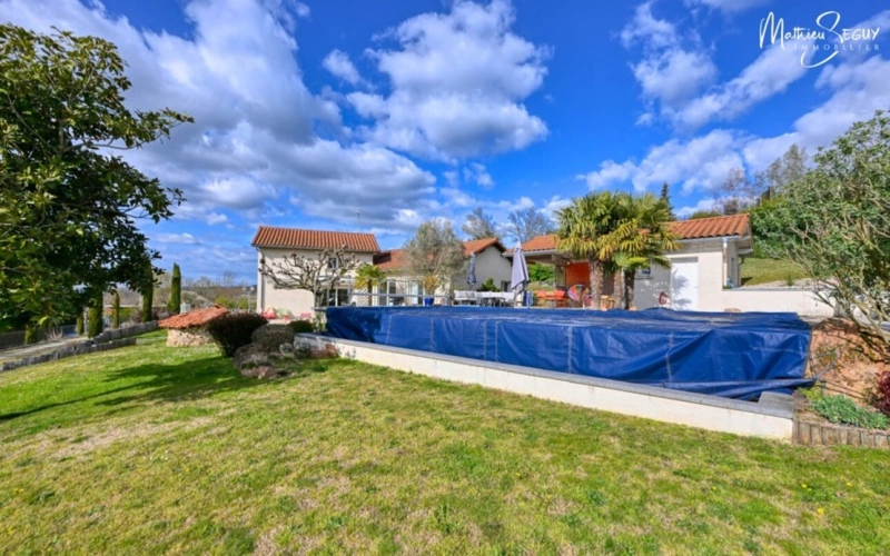 Photos 24 - Rurale - Propriété exceptionnelle à VALEILLE (42) avec parc agréamenté d'une piscine à débordement