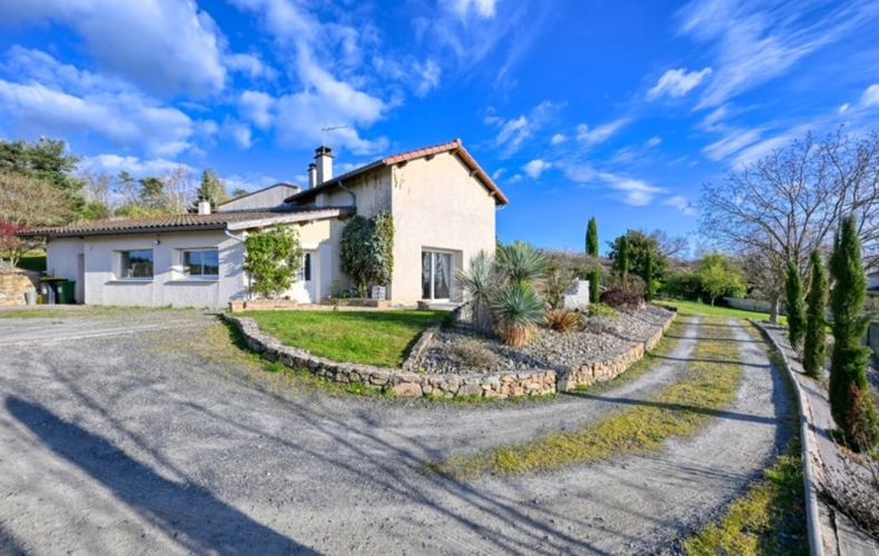 Photos 25 - Rurale - Propriété exceptionnelle à VALEILLE (42) avec parc agréamenté d'une piscine à débordement