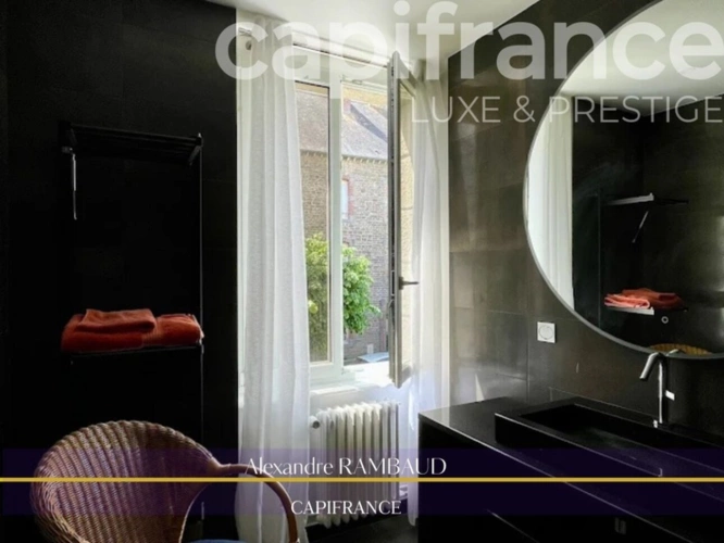 Photos 22 - Prestigious - Property for sale, 17 rooms, in the center of Dol-de-Bretagne (35)