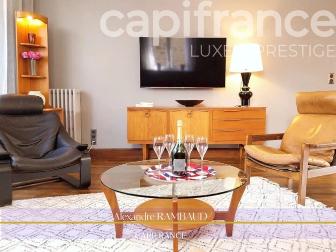 Photos 9 - Prestigious - Property for sale, 17 rooms, in the center of Dol-de-Bretagne (35)