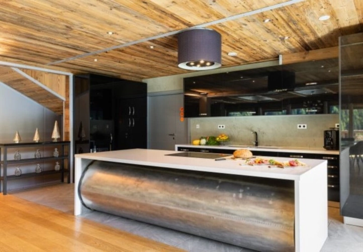 Photos 67 - Prestige - ENSEMBLE ALPIN ULTRA-PREMIUM de 3 400 m² à TIGNES (73) 5 Chalets haut de gamme , accès ski au pied, vue, piscine