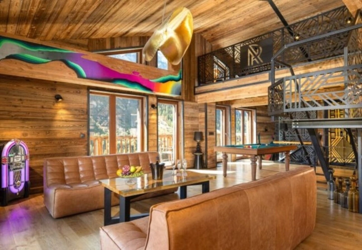 Photos 71 - Prestige - ENSEMBLE ALPIN ULTRA-PREMIUM de 3 400 m² à TIGNES (73) 5 Chalets haut de gamme , accès ski au pied, vue, piscine