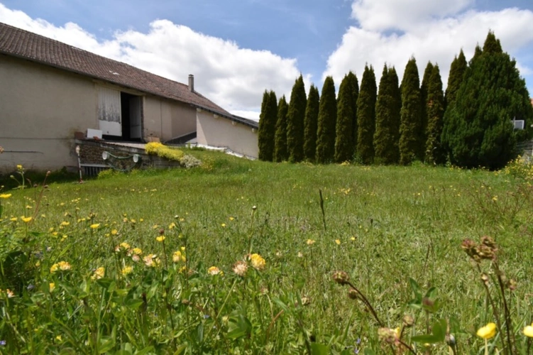 Photos 7 - Rurale - Bâtiment comprennant un grand atelier artisanal et un grange aménageable / SAINT AGREVE 07320