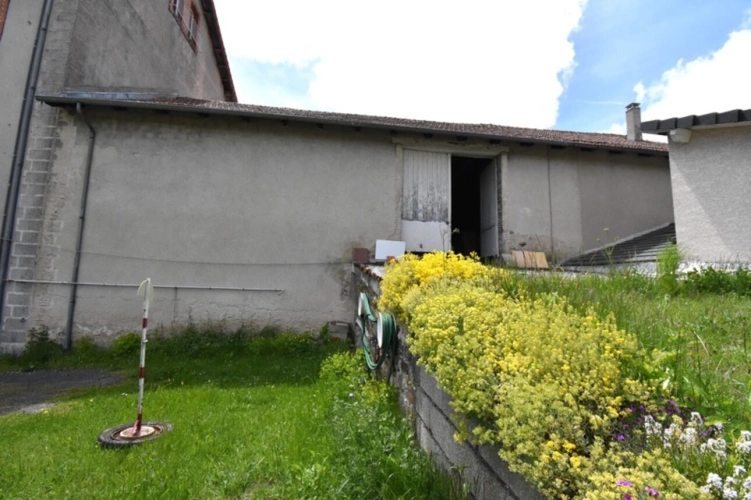 Photos 16 - Rurale - Bâtiment comprennant un grand atelier artisanal et un grange aménageable / SAINT AGREVE 07320