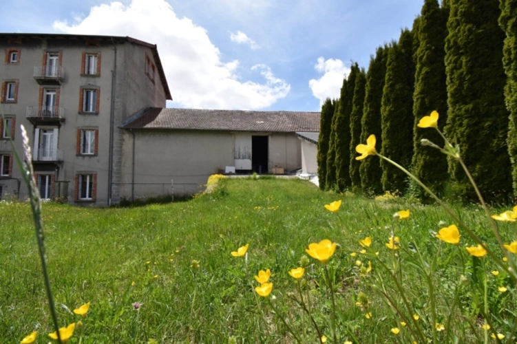 Photos 17 - Rurale - Bâtiment comprennant un grand atelier artisanal et un grange aménageable / SAINT AGREVE 07320