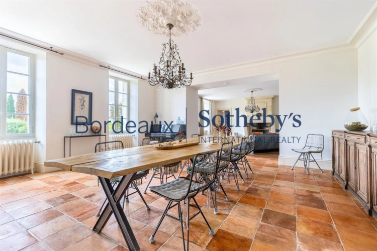 Photos 5 - Prestige - BORDEAUX 35 MINUTES - SOMPTUEUSE PROPRIÉTÉ DE MAÎTRE XVIII° - 6 HECTARES - DÉPENDANCES - PISCINE