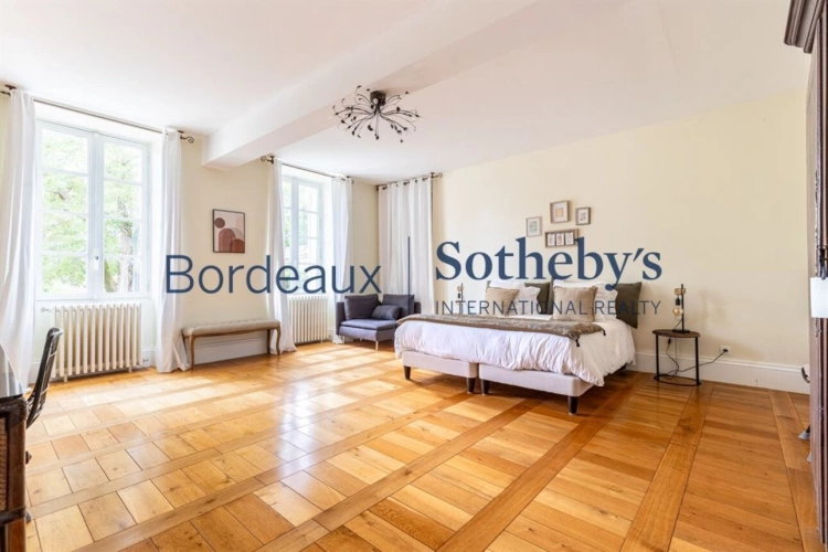 Photos 11 - Prestige - BORDEAUX 35 MINUTES - SOMPTUEUSE PROPRIÉTÉ DE MAÎTRE XVIII° - 6 HECTARES - DÉPENDANCES - PISCINE