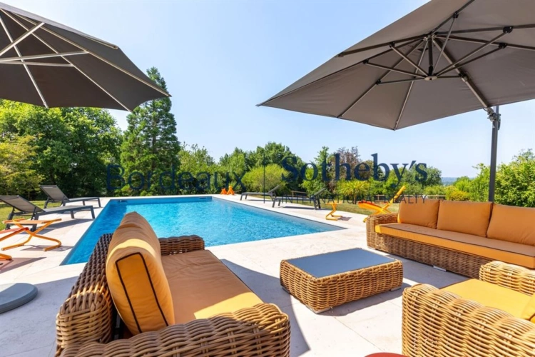 Photos 5 - Prestige - BORDEAUX 20MN - ENTRE-DEUX-MERS - SOMPTUEUSE PROPRIÉTÉ XVIII° - 1,6 HA - PISCINE - DÉPENDANCES