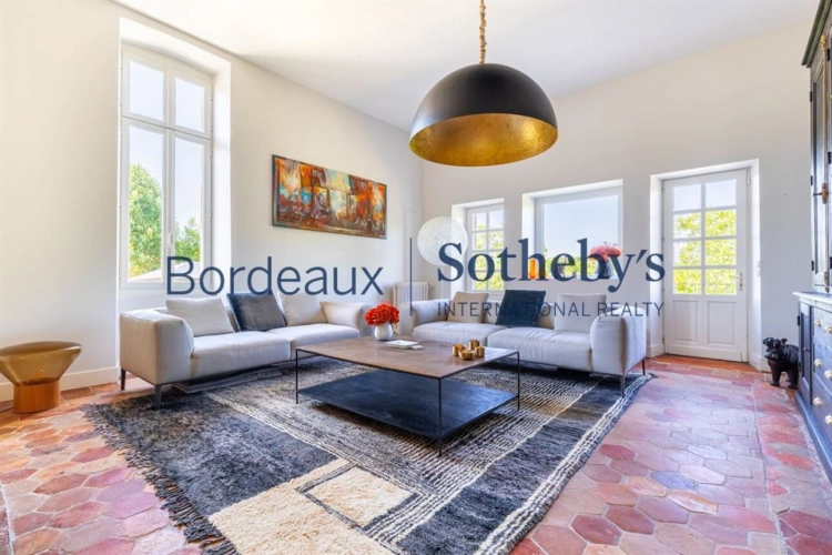 Photos 8 - Prestige - BORDEAUX 20MN - ENTRE-DEUX-MERS - SOMPTUEUSE PROPRIÉTÉ XVIII° - 1,6 HA - PISCINE - DÉPENDANCES