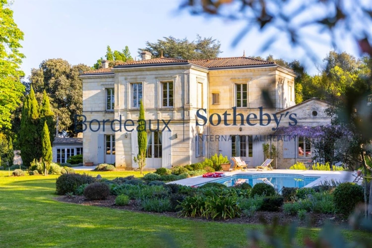 Photos 1 - Prestige - RARE - DOMAINE D'EXCEPTION AUX PORTES DE BORDEAUX, PARC & BOIS, PISCINE, TENNIS