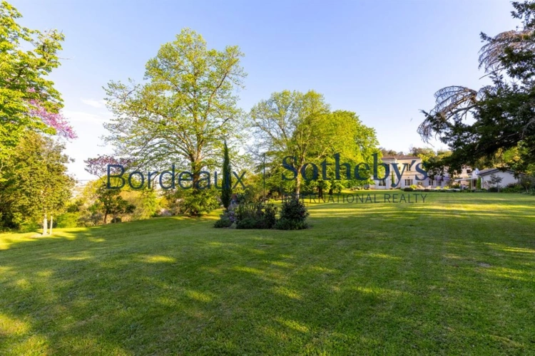 Photos 16 - Prestige - RARE - DOMAINE D'EXCEPTION AUX PORTES DE BORDEAUX, PARC & BOIS, PISCINE, TENNIS